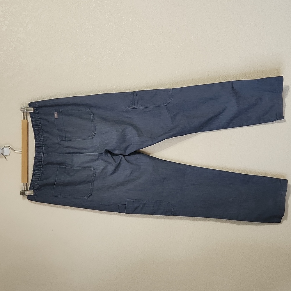 FIGS Cairo Cargo Scrub Pants in Heather Denim Men's Size Small - Picture 6 of 11